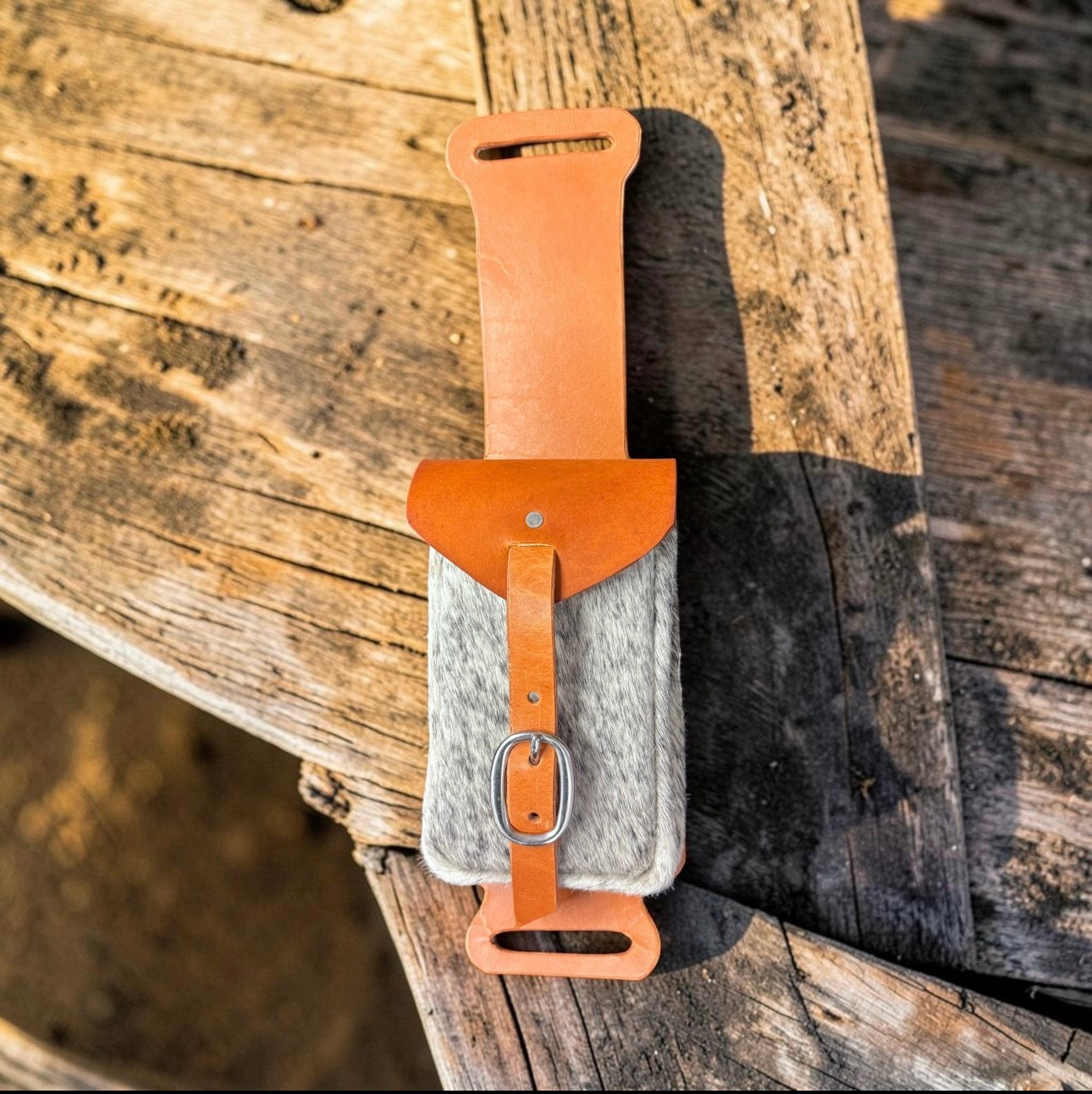 Rear Cinch Cellphone Holder