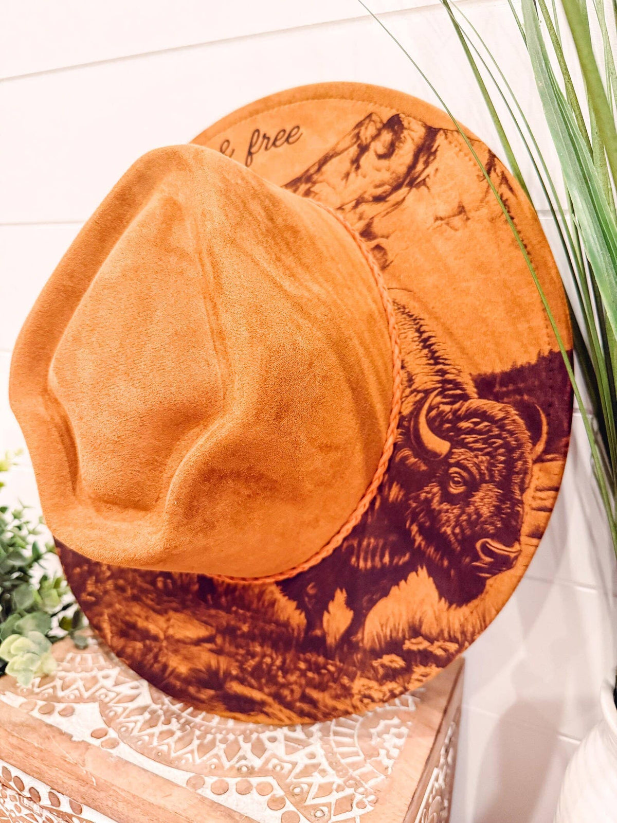 Bison Engraved Arrow Hat