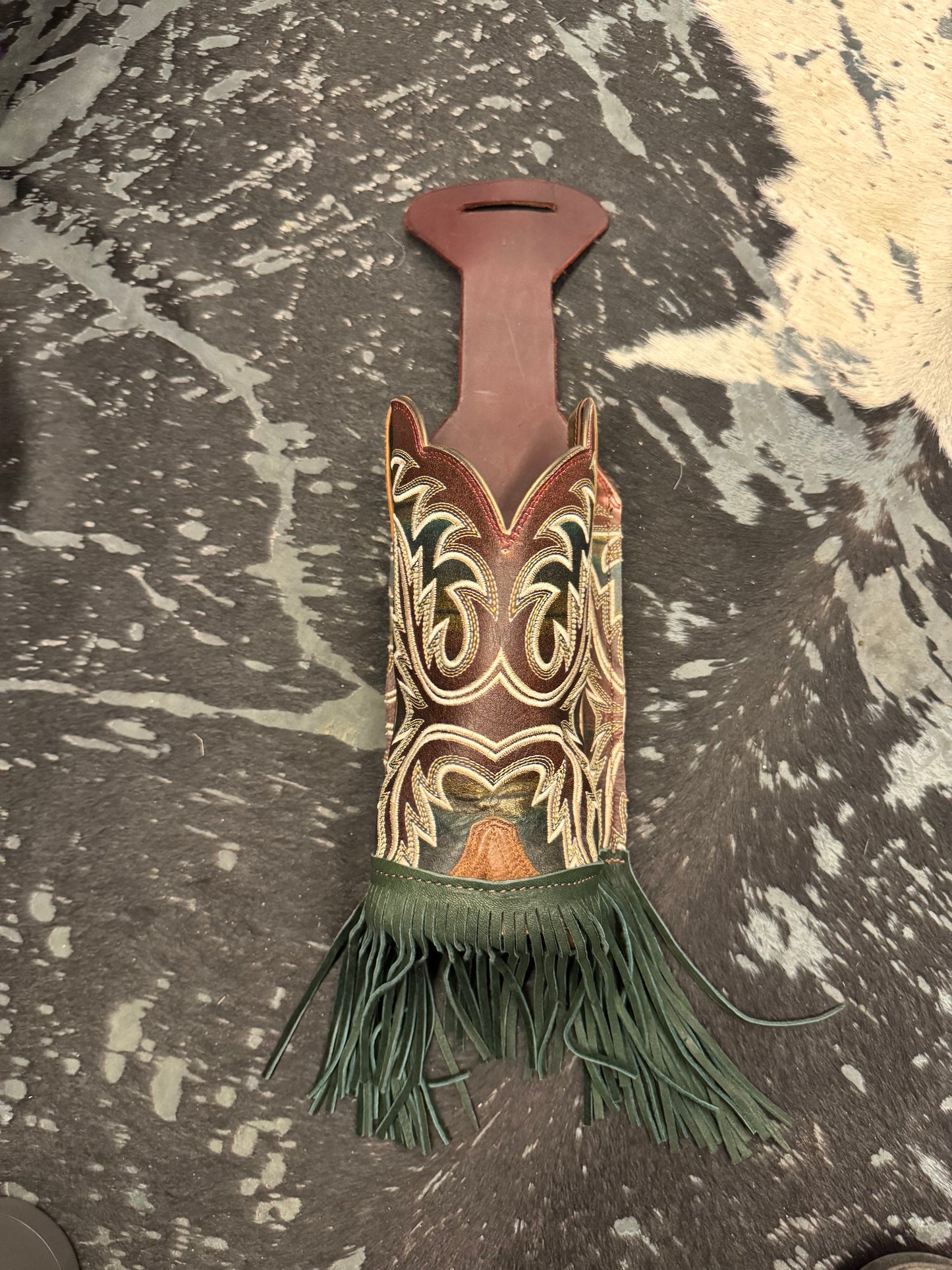 The Onyx Saddle Sipper
