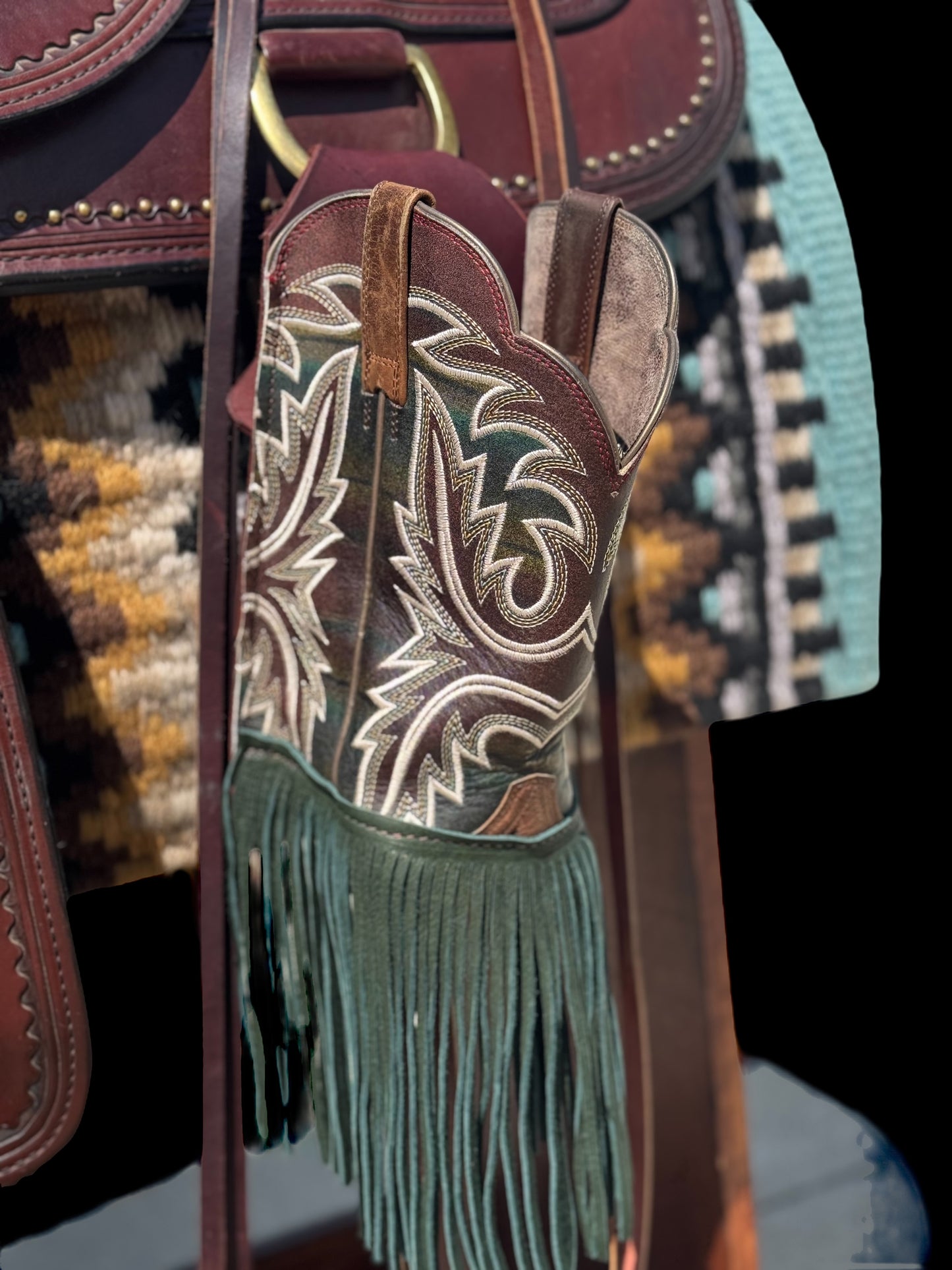 The Onyx Saddle Sipper
