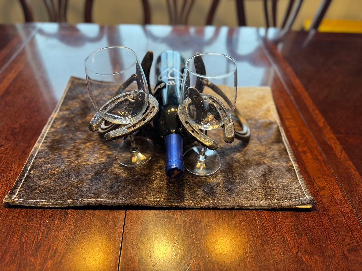 Horseshoe Wine Bottle Holder