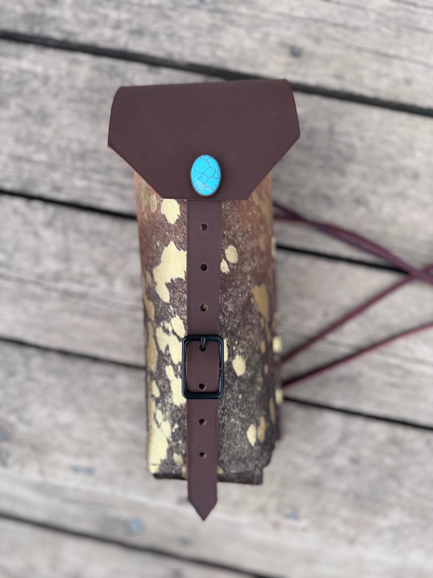 Cowhide Bottle Holder Lg - Acid Wash