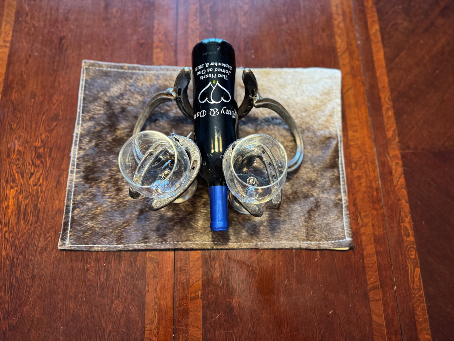 Horseshoe Wine Bottle Holder