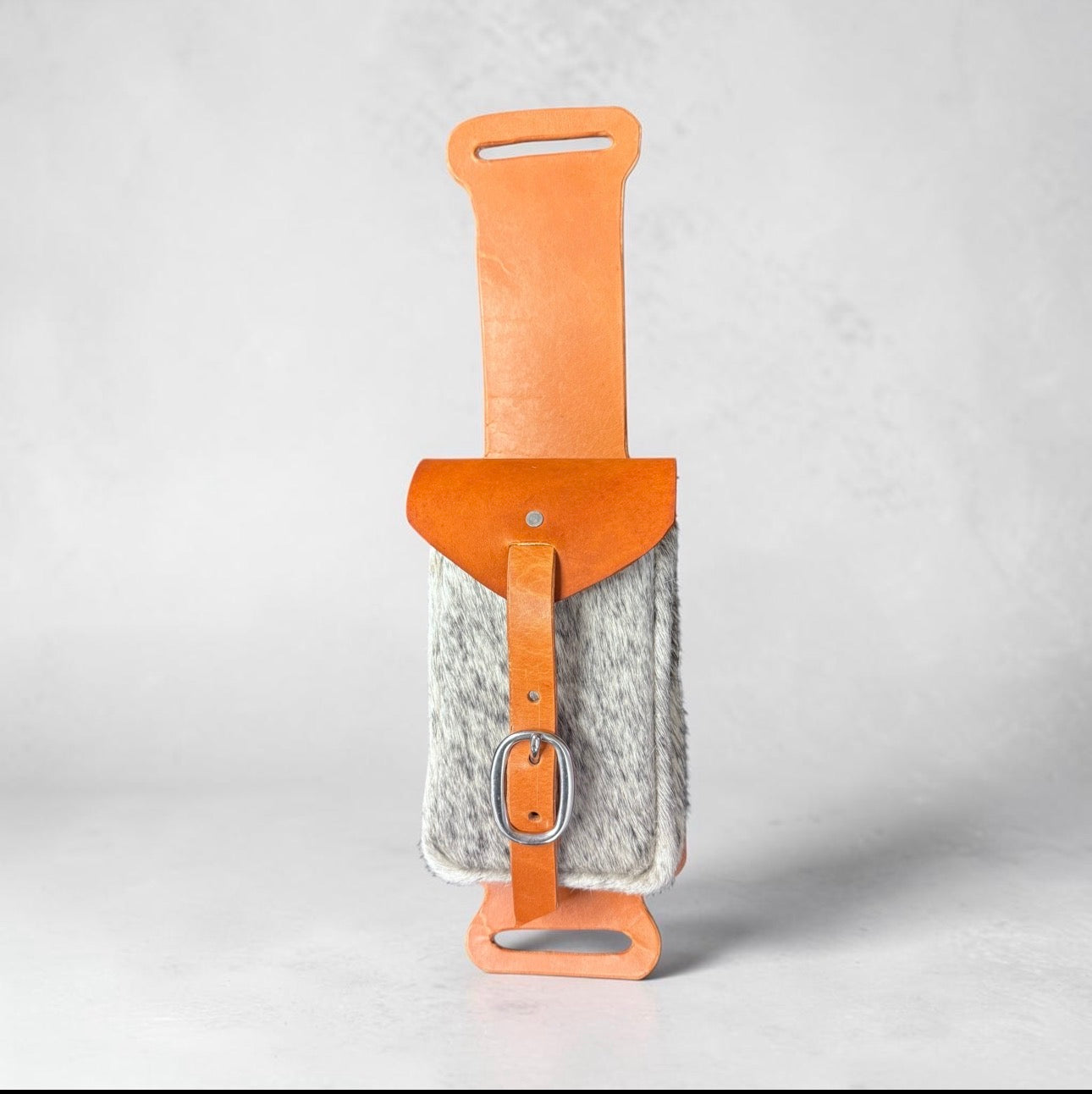 Rear Cinch Cellphone Holder