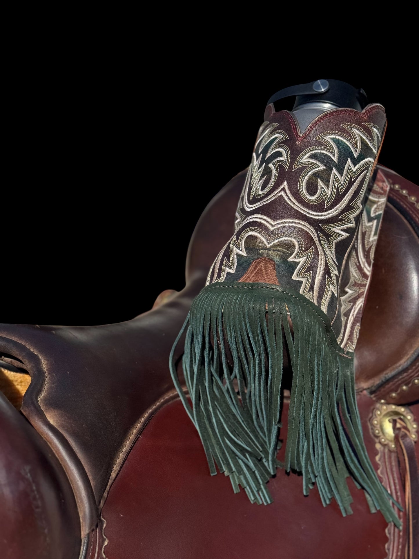 The Onyx Saddle Sipper