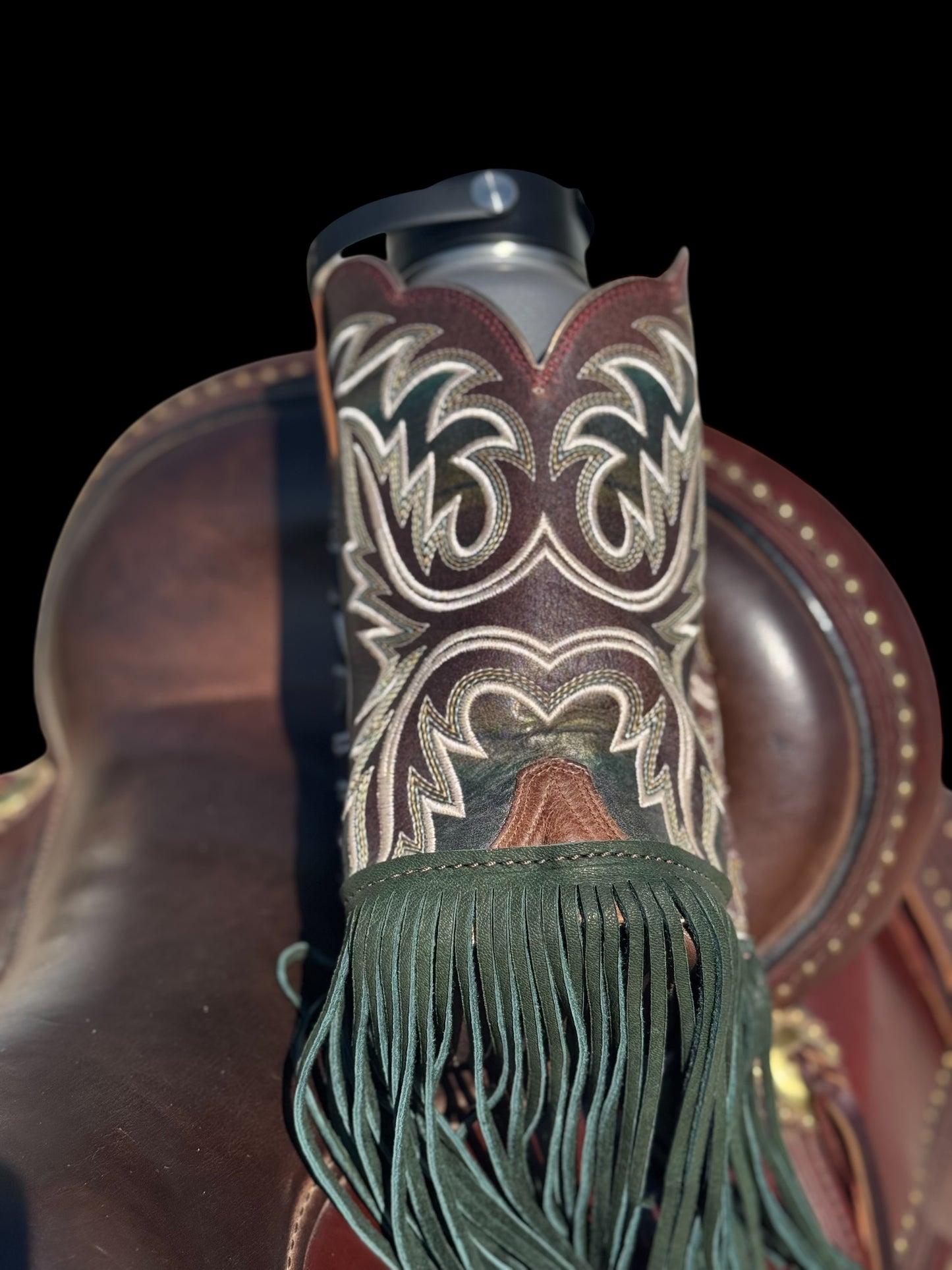 The Onyx Saddle Sipper