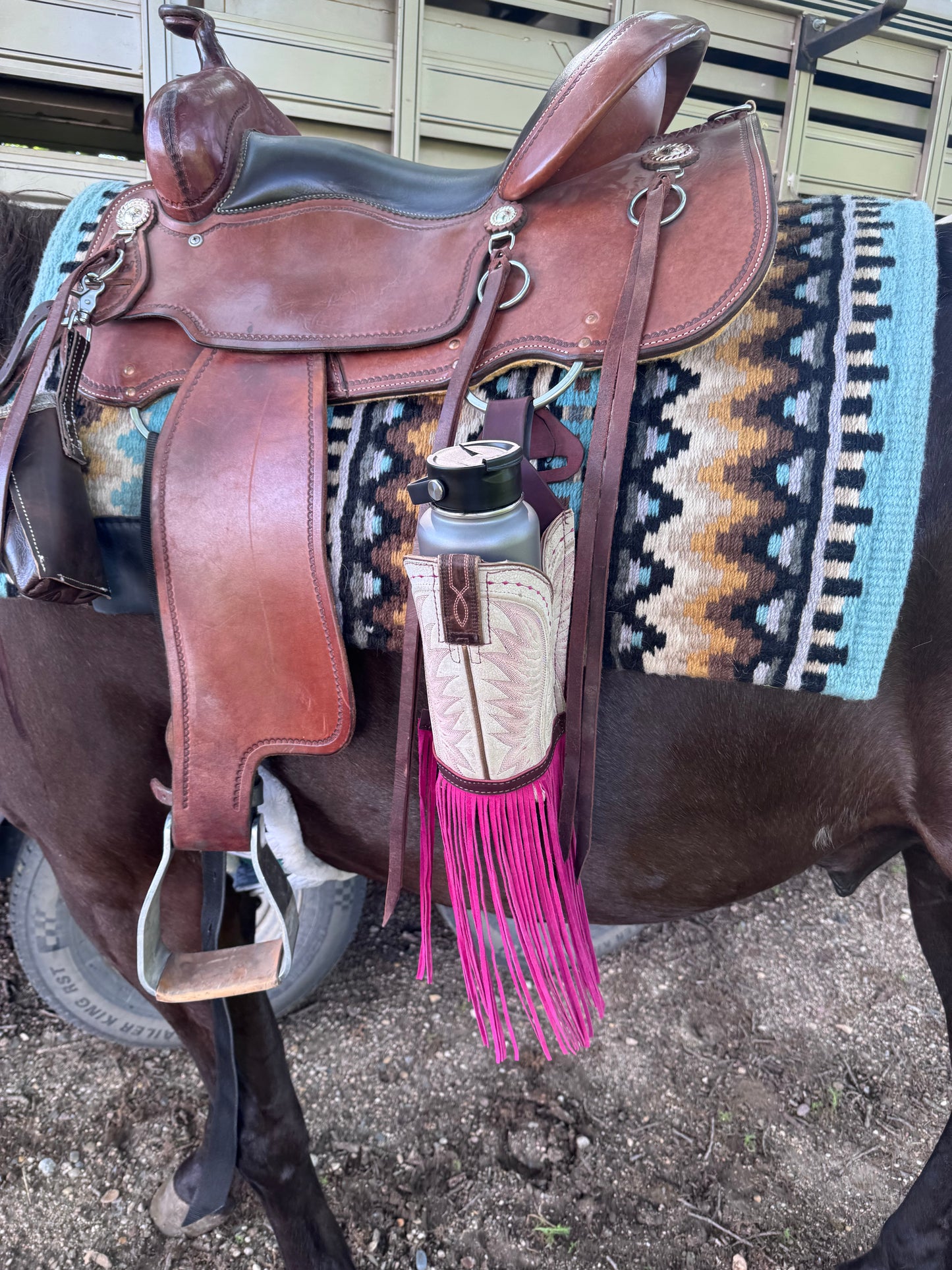 Dusty Rose Saddle Sipper