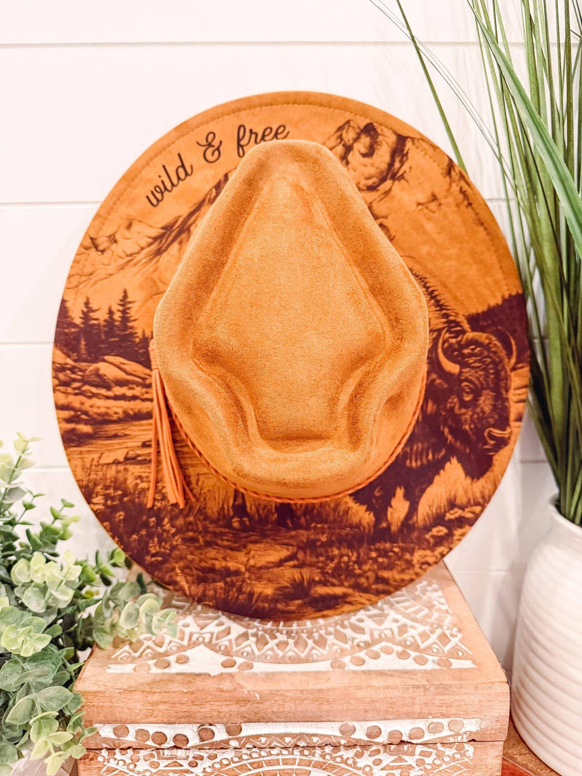Bison Engraved Arrow Hat